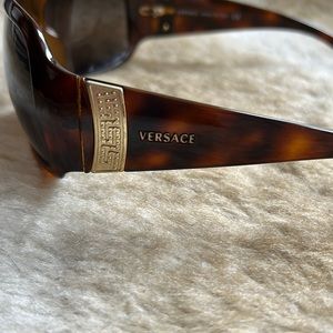 Versace brown sunglasses with case
